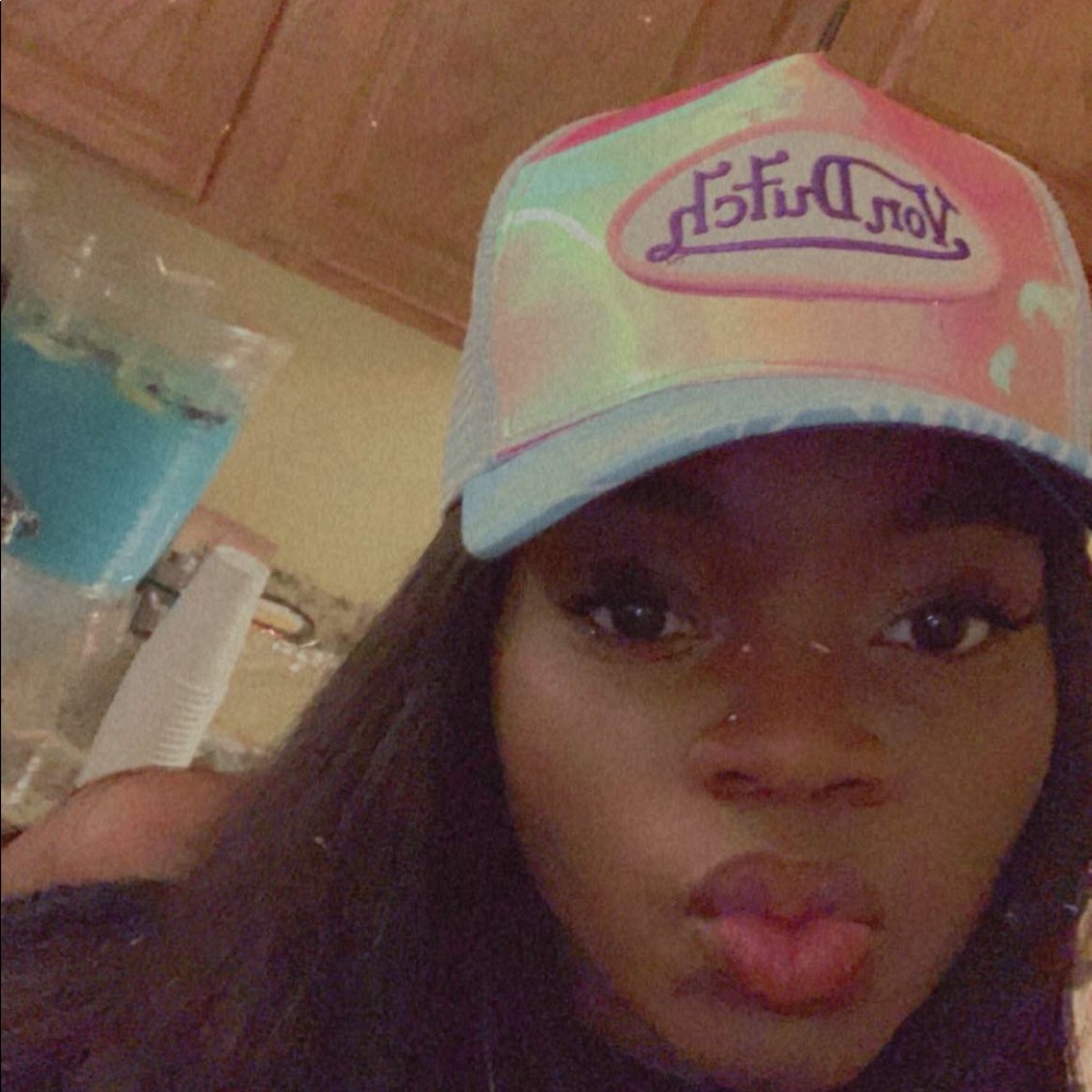 Meet your Posher, Kayla